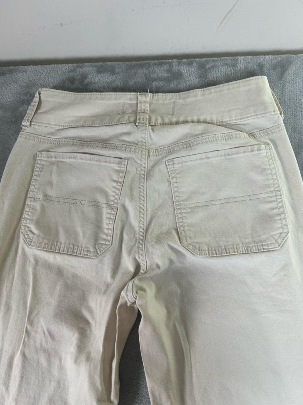 Hollister Cream Flared Pants - Picture 4 of 10